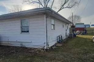 1339 S Pickaway St, Circleville, OH 43113 - Photo 1