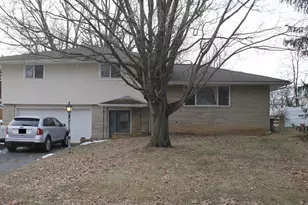 3521 Darbyshire Dr, Hilliard, OH 43026 - Photo 1