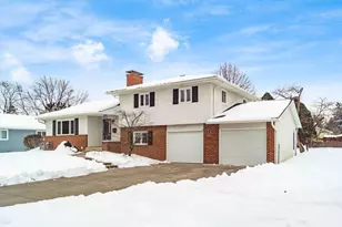 1811 Hove Rd, Columbus, OH 43221 - Photo 1