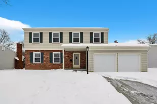 1679 Peardale Rd N, Columbus, OH 43229 - Photo 1