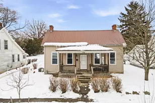 378 E Franklin St, Circleville, OH 43113 - Photo 1