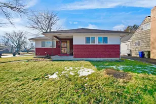 3285 Scottwood Rd, Columbus, OH 43227 - Photo 1