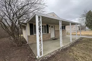 2224 Marcia Dr, Columbus, OH 43211 - Photo 1