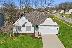 300 Shawnee Loop S, Pataskala, OH 43062 - Photo 1