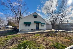 3271 Dover Rd, Columbus, OH 43204 - Photo 1