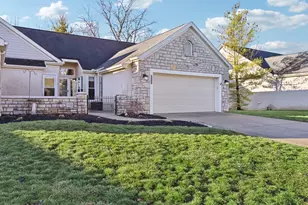 2521 Vi-Lilly Cir E, Grove City, OH 43123 - Photo 1