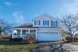 1899 Sunny Creek Ct, Grove City, OH 43123 - Photo 1