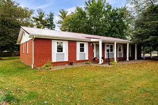 75 Country Manor Dr SE, Washington Court House, OH 43160 - Photo 1
