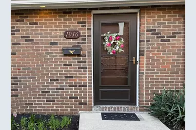 1916 Willoway Circle S, Columbus, OH 43220 - Photo 1