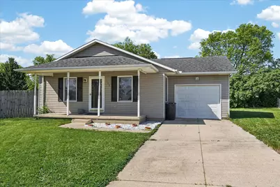 108 W Concord Lane, Bloomingburg, OH 43106 - Photo 1