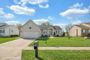 402 Shawnee Loop S, Pataskala, OH 43062 - Photo 1