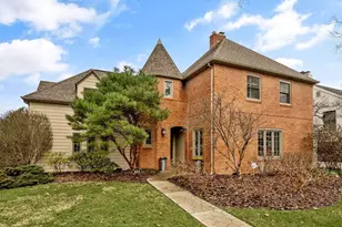 2604 Sherwood Rd, Columbus, OH 43209 - Photo 1