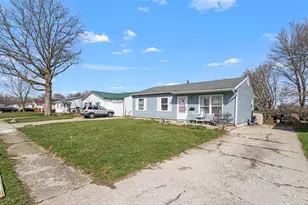 668 Easy St, Marion, OH 43302 - Photo 1