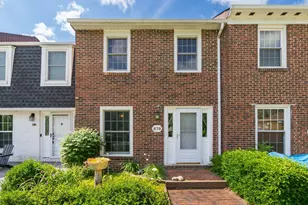 575 Dlyn St, Columbus, OH 43228 - Photo 1