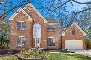 6092 Winnebago St, Grove City, OH 43123 - Photo 1