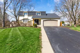9042 Carriage Ct NW, Pickerington, OH 43147 - Photo 1