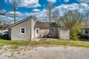 114 W 6th St, Lancaster, OH 43130 - Photo 1
