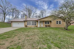 224 Brentwood Dr NE, Newark, OH 43055 - Photo 1