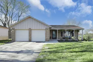 393 7 Pines Dr, Pickerington, OH 43147 - Photo 1