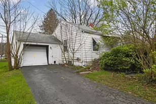 276 Bank St, Mount Gilead, OH 43338 - Photo 1