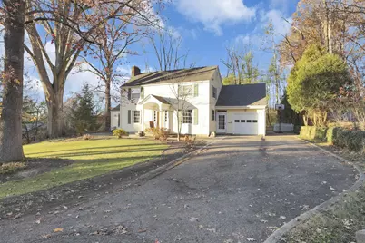 1105 E Chestnut Street, Mount Vernon, OH 43050 - Photo 1