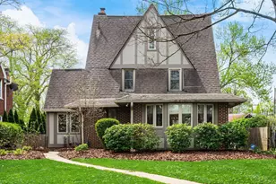 2629 E Broad St, Columbus, OH 43209 - Photo 1