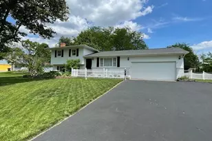 222 Deer Trail Rd, Reynoldsburg, OH 43068 - Photo 1