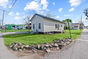 329 S Elm St, Bellefontaine, OH 43311 - Photo 1
