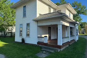 27 State St, Jeffersonville, OH 43128 - Photo 1