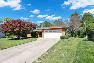 846 Stinson Ct, Columbus, OH 43214 - Photo 1