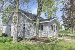506 Washington St, Port Clinton, OH 43452 - Photo 1