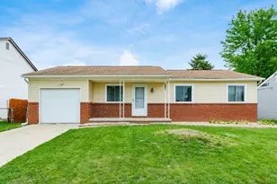 5912 Starcrest Dr, Galloway, OH 43119 - Photo 1