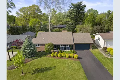194 W New England Avenue, Columbus, OH 43085 - Photo 1