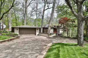 815 Lookout Point Dr, Columbus, OH 43235 - Photo 1