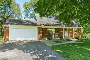 2208 Berry Hill Dr, Grove City, OH 43123 - Photo 1