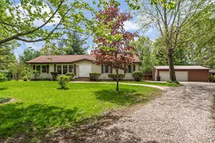 275 N Parkway Dr, Delaware, OH 43015 - Photo 1