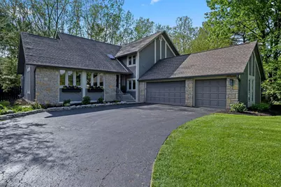 6753 Lakeside Circle W, Worthington, OH 43085 - Photo 1