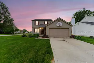 1387 Village Dr, Marysville, OH 43040 - Photo 1