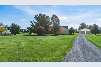 8261 York Road SW, Pataskala, OH 43062 - Photo 1