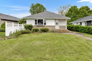 492 Forest Lawn Blvd, Marion, OH 43302 - Photo 1