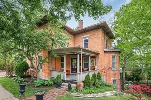 190 W William St, Delaware, OH 43015 - Photo 1