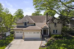 1923 Chatfield Rd, Upper Arlington, OH 43221 - Photo 1