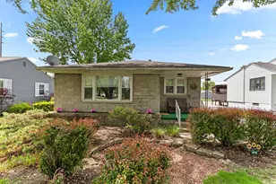 437 Forest Lawn Blvd, Marion, OH 43302 - Photo 1