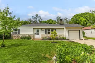 2734 Wellesley Rd, Columbus, OH 43209 - Photo 1