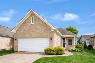 995 Bushwood Ln, Columbus, OH 43235 - Photo 1