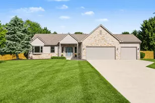 42 Millstone Cir, Pataskala, OH 43062 - Photo 1