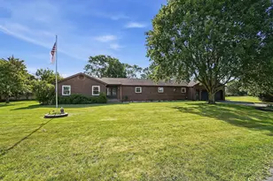 330 Northview Dr, London, OH 43140 - Photo 1