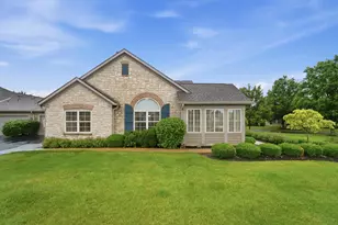 7267 Falls View Cir, Delaware, OH 43015 - Photo 1