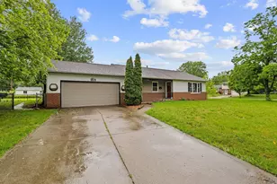 909 Hillery Rd, Columbus, OH 43229 - Photo 1