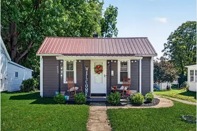 137 Hayward Avenue, Circleville, OH 43113 - Photo 1
